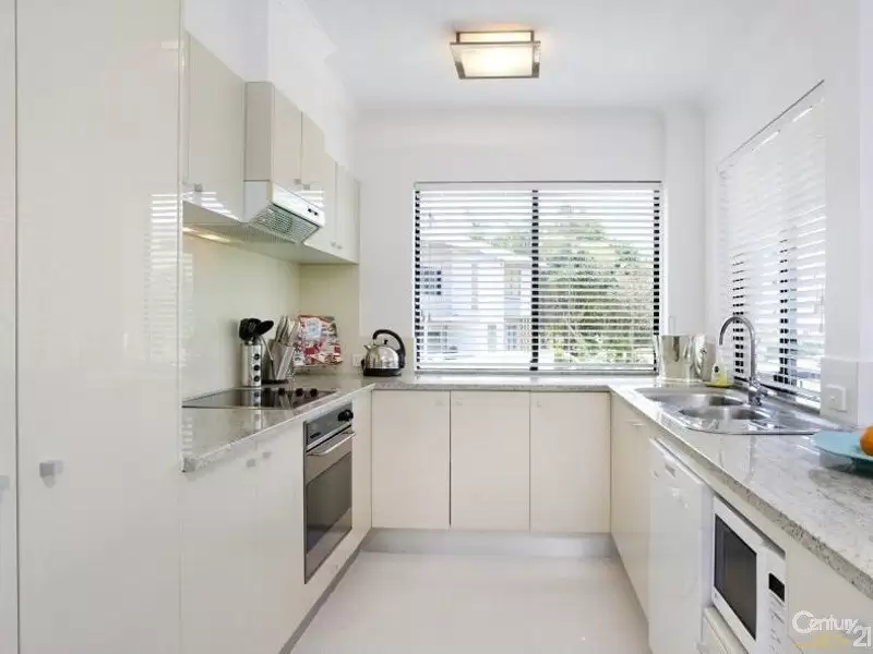 Photo #9: 1/8 Park Crescent, Sunshine Beach - Sold by Ray White Noosa