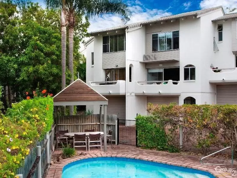 Photo #12: 1/4 Park Crescent, Sunshine Beach - Sold by Ray White Noosa