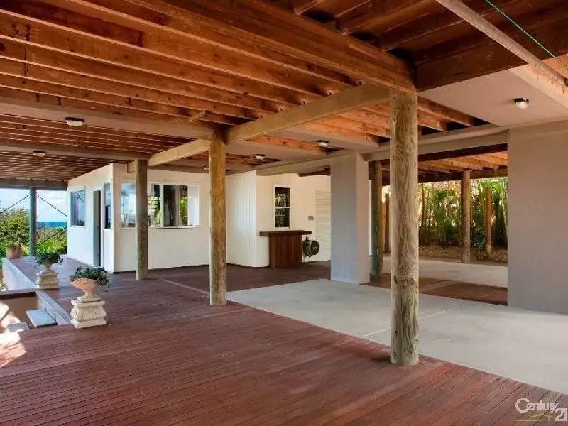 Photo #8: 28 Corsair Crescent, Sunrise Beach - Sold by Ray White Noosa