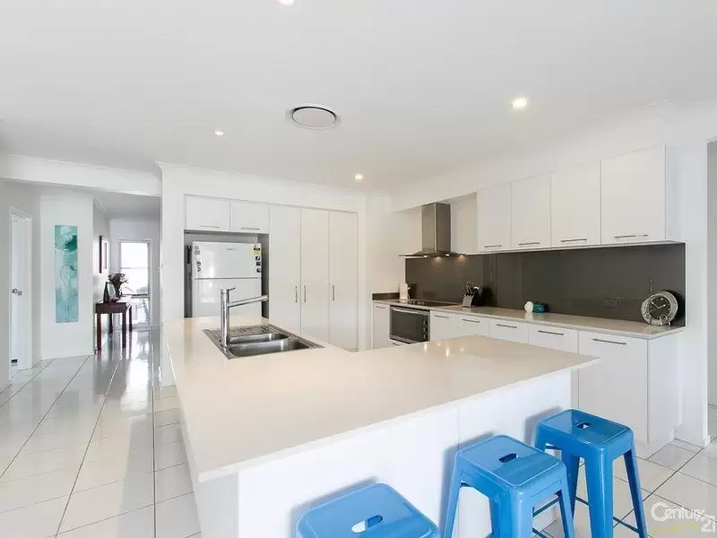 Photo #4: 18 Maidstone Crescent, Peregian Springs - Sold by Ray White Noosa