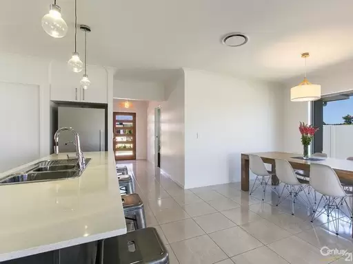 2 Hampton Court, Peregian Springs Sold by Ray White Noosa - image 1