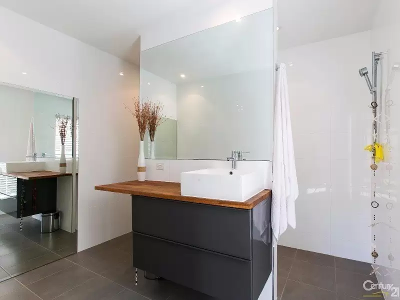 Photo #8: 17 Riviera Crescent, Peregian Springs - Sold by Ray White Noosa