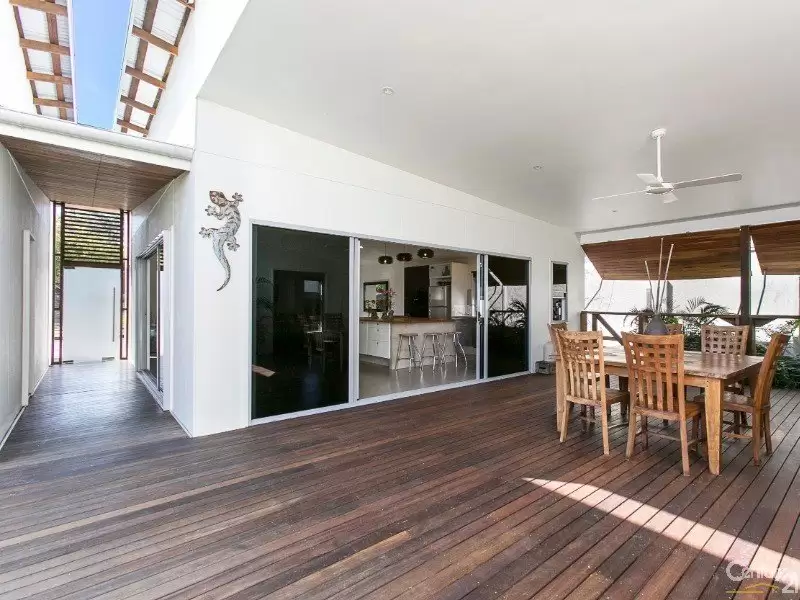 Photo #4: 17 Riviera Crescent, Peregian Springs - Sold by Ray White Noosa
