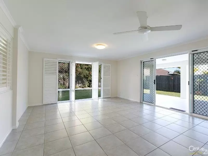 Photo #13: 22 Maddens Crescent, Peregian Springs - Sold by Ray White Noosa