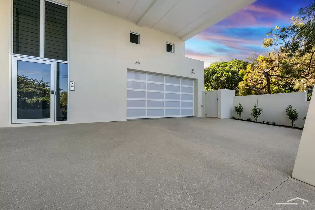 Photo #14: 1-2/6 Crank Street, Sunshine Beach - Sold by Ray White Noosa