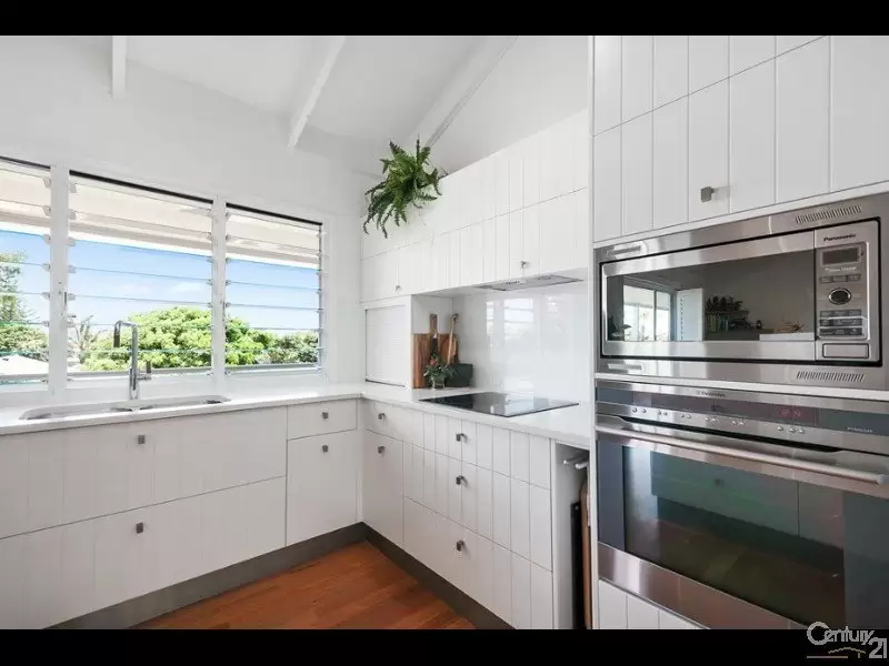 Photo #8: 4  Dayspring Street, Sunrise Beach - Sold by Ray White Noosa
