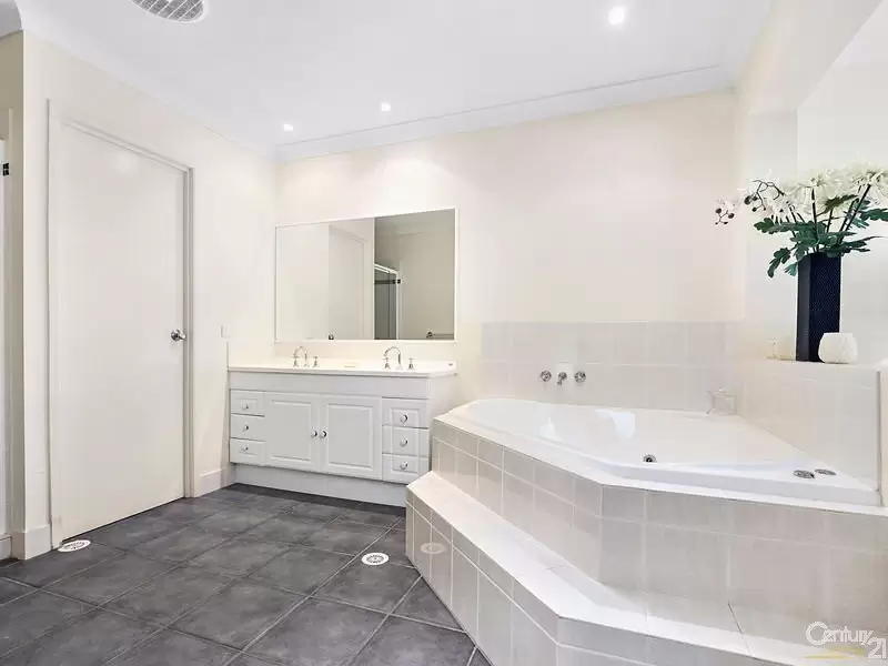 Photo #9: 3 Hakea Way, Peregian Springs - Sold by Ray White Noosa