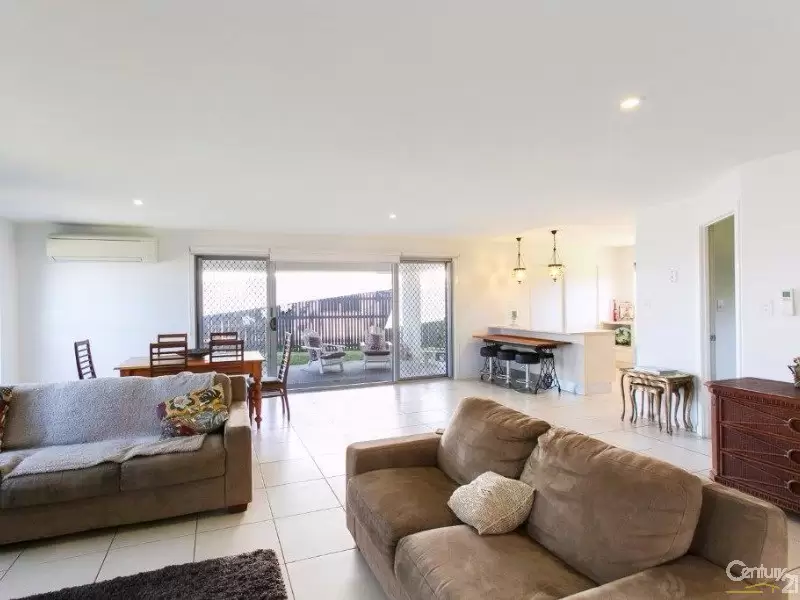 Photo #4: 42 Glen Abby Avenue, Peregian Springs - Sold by Ray White Noosa