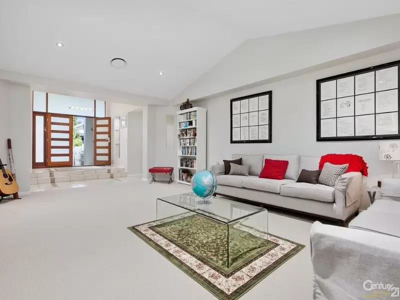 Photo #7: 19 Glen Abby Avenue, Peregian Springs - Sold by Ray White Noosa