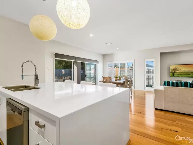 Photo #7: 8 Waterville Way, Peregian Springs - Sold by Ray White Noosa