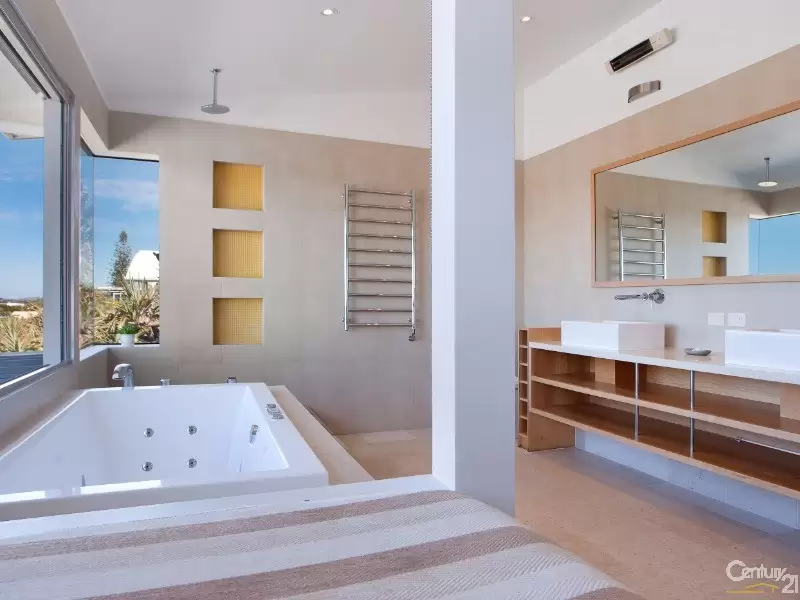Photo #14: 18 Plover Street, Peregian Beach - Sold by Ray White Noosa