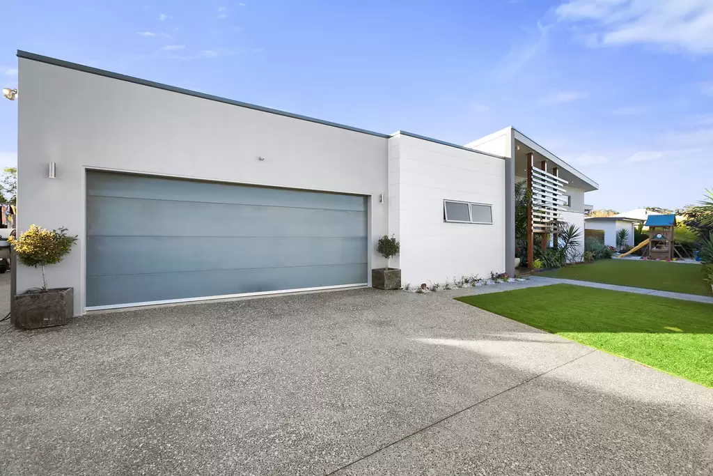 Photo #10: 18 Augusta Circuit, Peregian Springs - Sold by Ray White Noosa