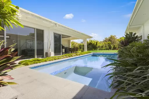 2 Augusta Circuit, Peregian Springs Sold by Ray White Noosa - image 1
