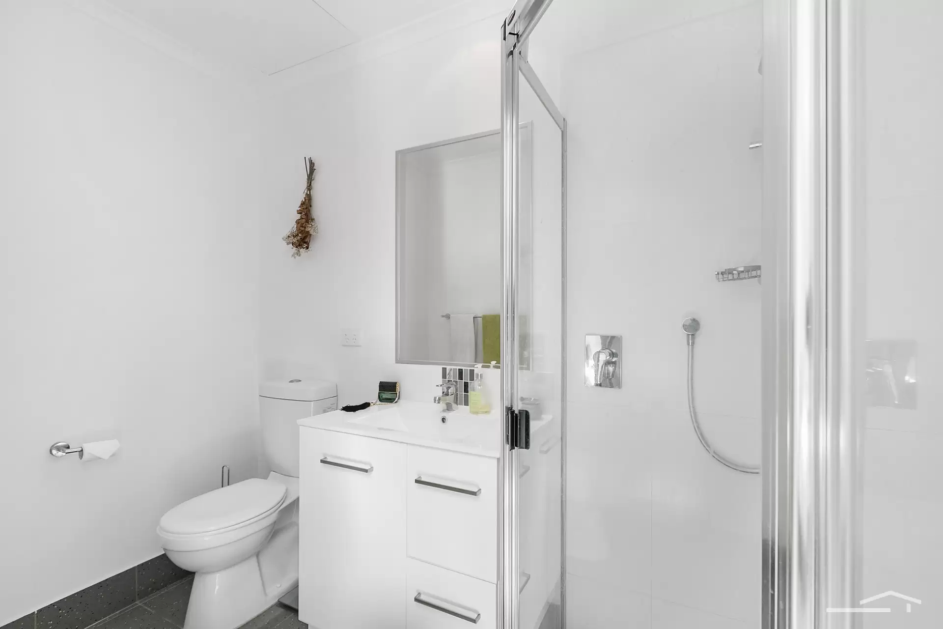 Photo #13: 4/5 Douglas Street, Sunshine Beach - Sold by Ray White Noosa