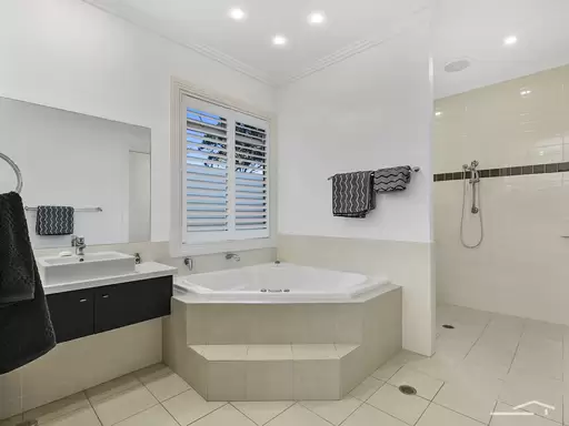 22 Lakeside Drive, Peregian Springs Sold by Ray White Noosa - image 22