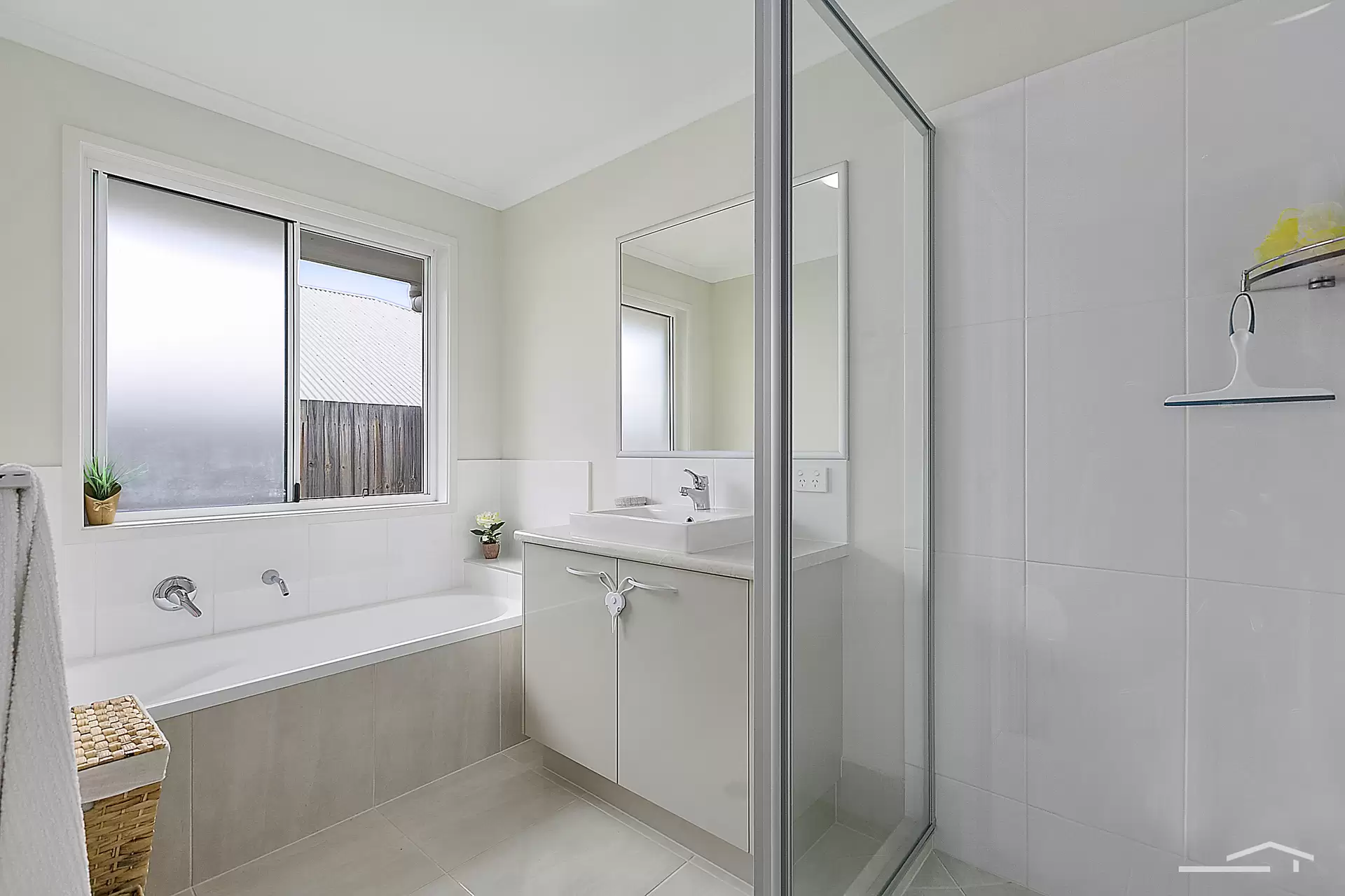 Photo #13: 22 Harrier Crescent, Peregian Springs - Sold by Ray White Noosa