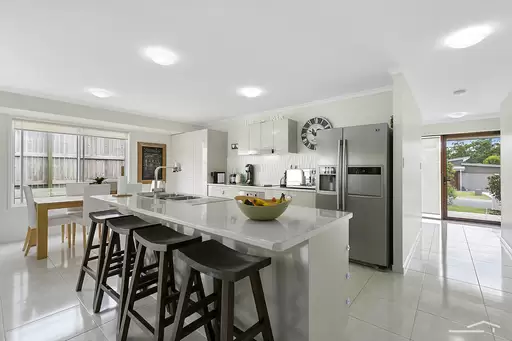 22 Harrier Crescent, Peregian Springs Sold by Ray White Noosa - image 2