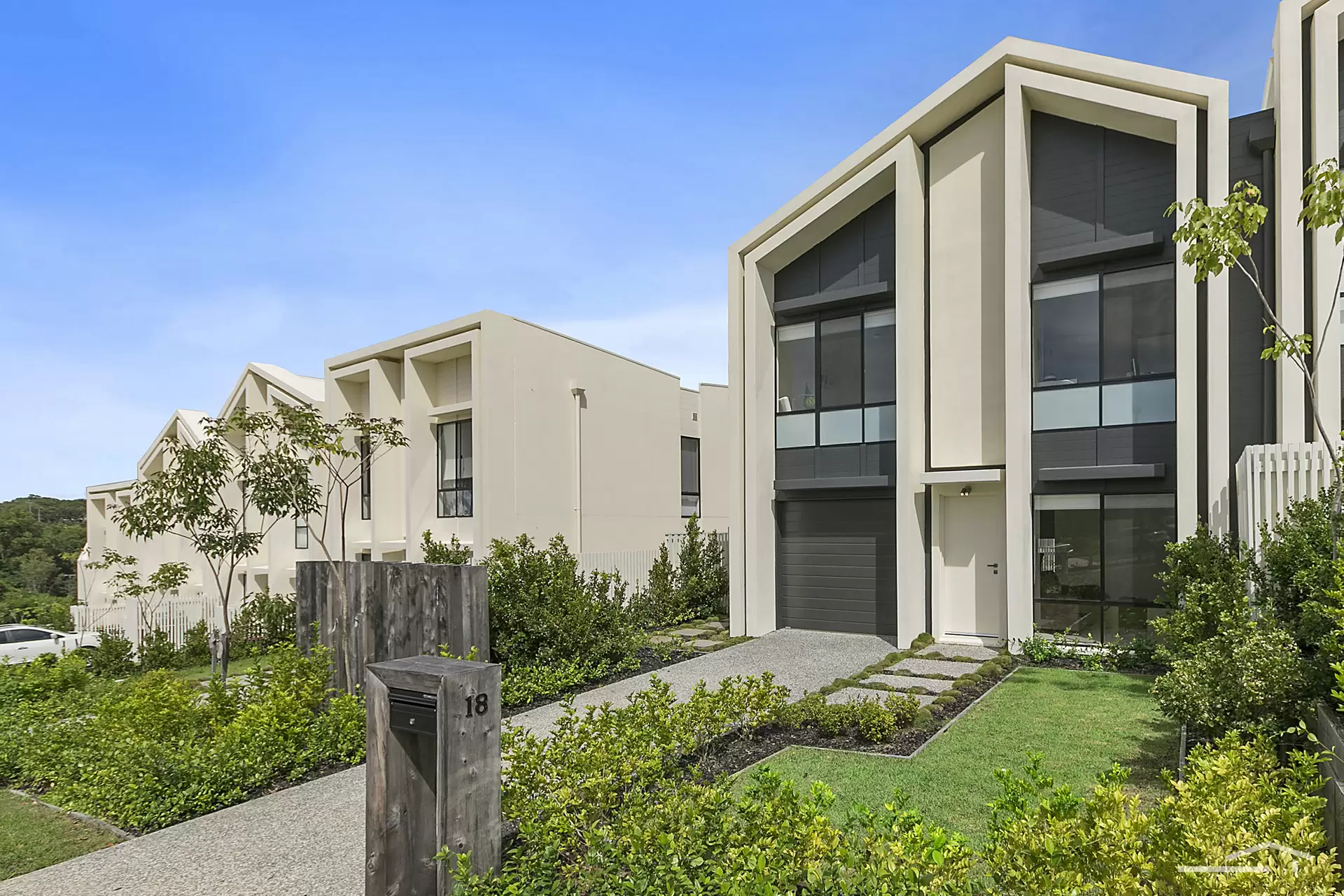 Photo #12: 18 Curlew Way, Peregian Springs - Sold by Ray White Noosa