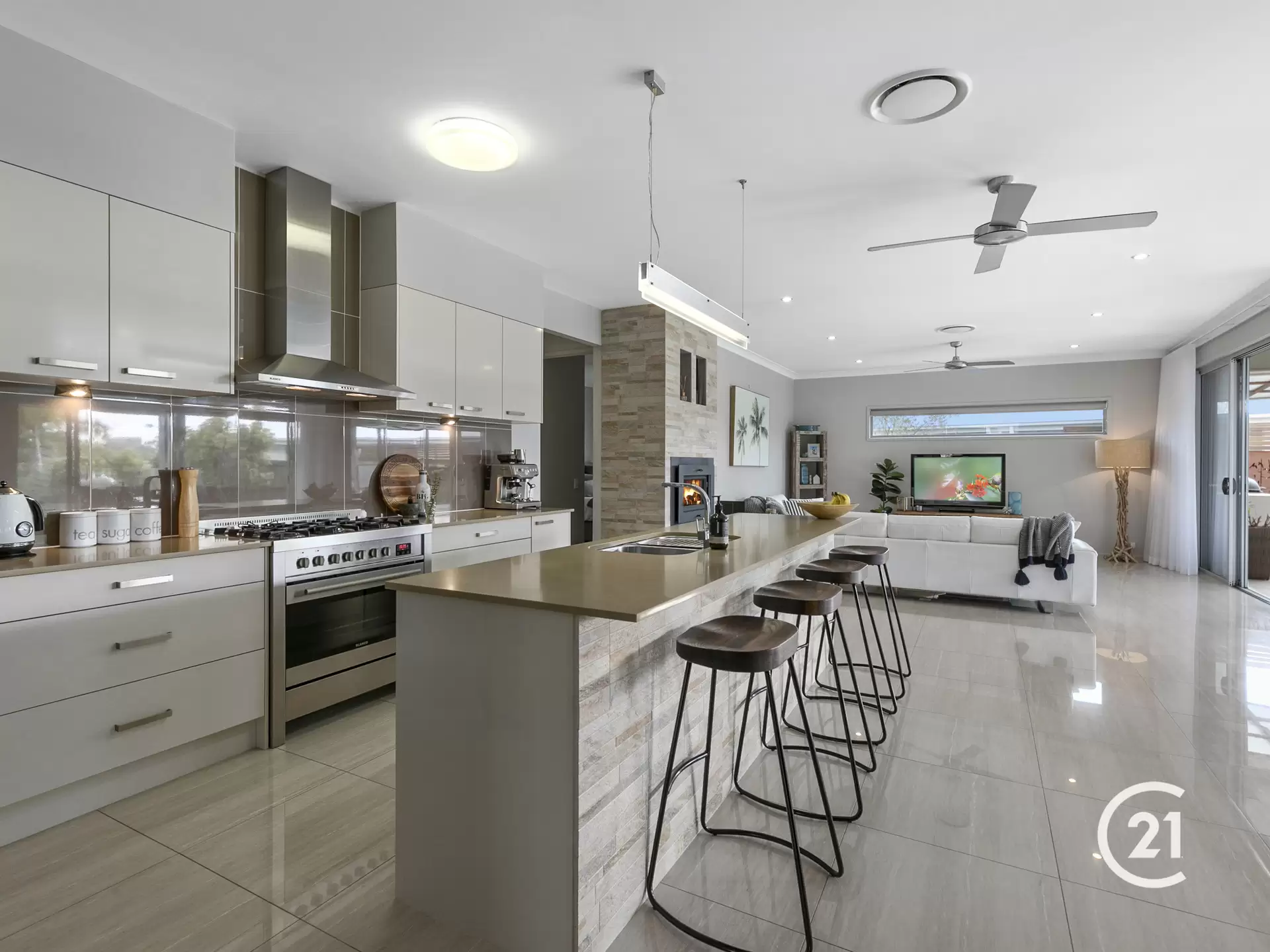 Photo #2: 2 Beachwood Place, Peregian Springs - Sold by Ray White Noosa