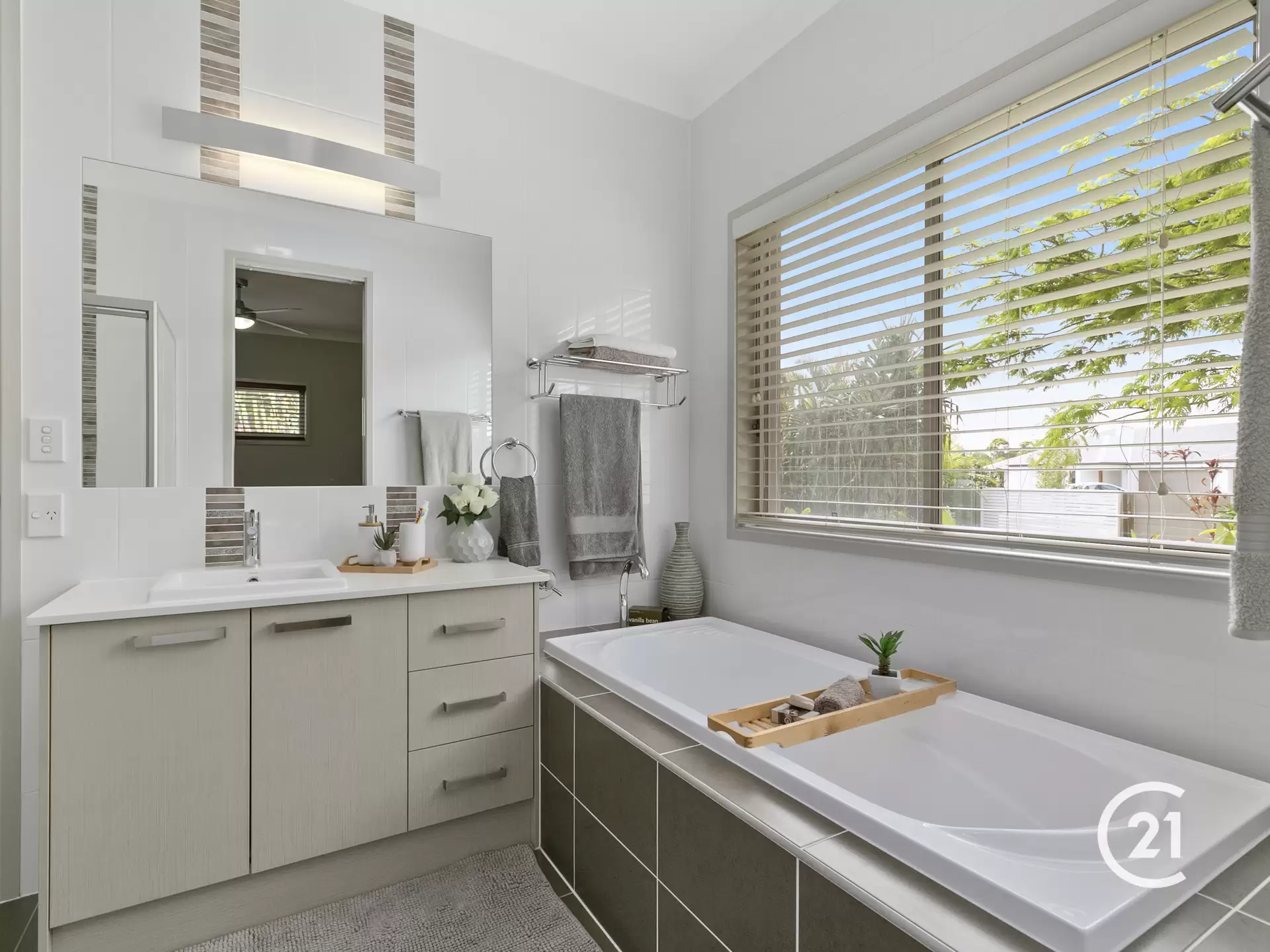 Photo #16: 2 Beachwood Place, Peregian Springs - Sold by Ray White Noosa