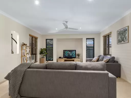 6 Fairway Parade, Peregian Springs Sold by Ray White Noosa - image 3