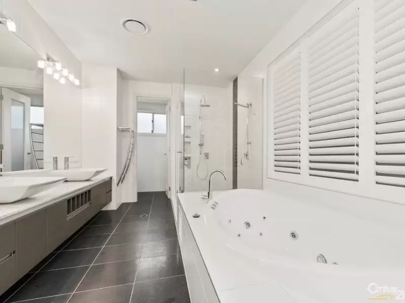 Photo #9: Villa 556/61 Noosa Springs Drive, Noosa Springs - Sold by Ray White Noosa