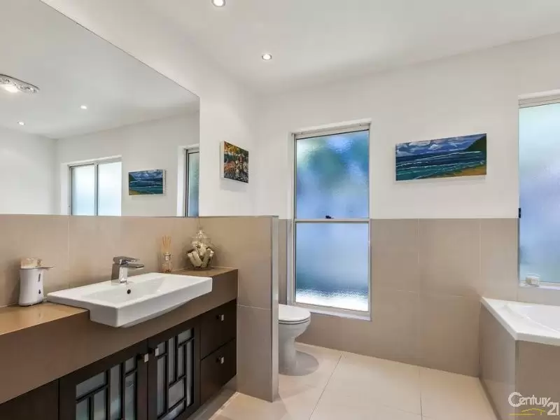 Photo #12: 9 Spindrift Court, Noosa Waters - Sold by Ray White Noosa