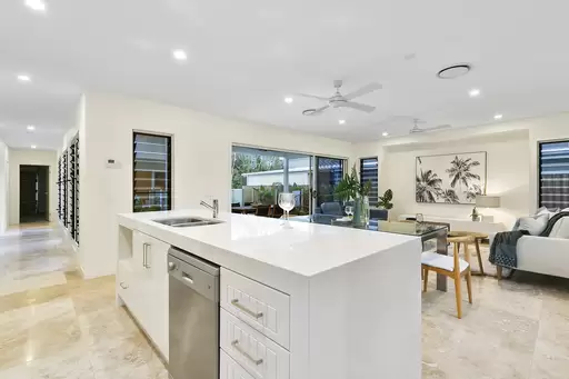 7 Livingstone St, Tewantin Sold by Ray White Noosa - image 15