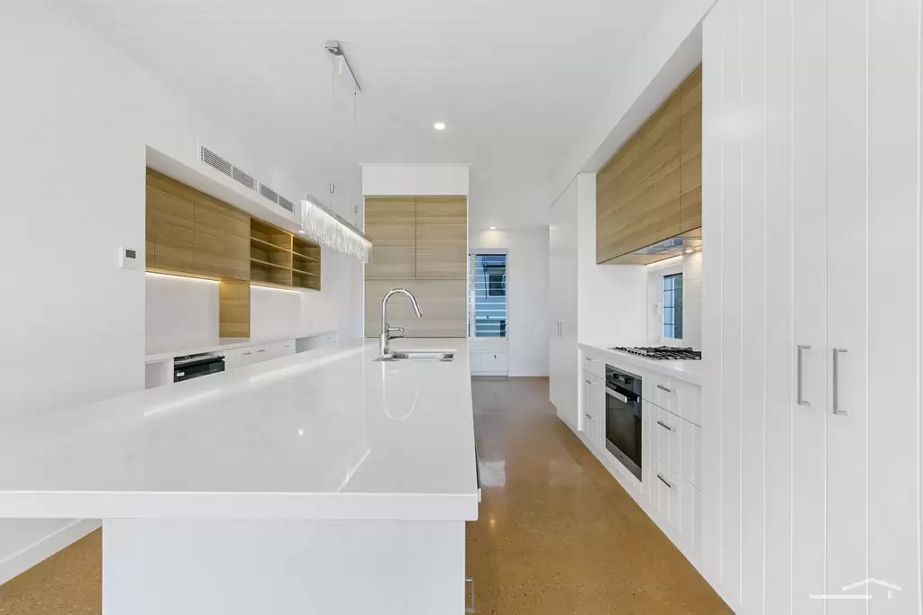 Photo #8: 2/6 Crank Street, Sunshine Beach - Sold by Ray White Noosa