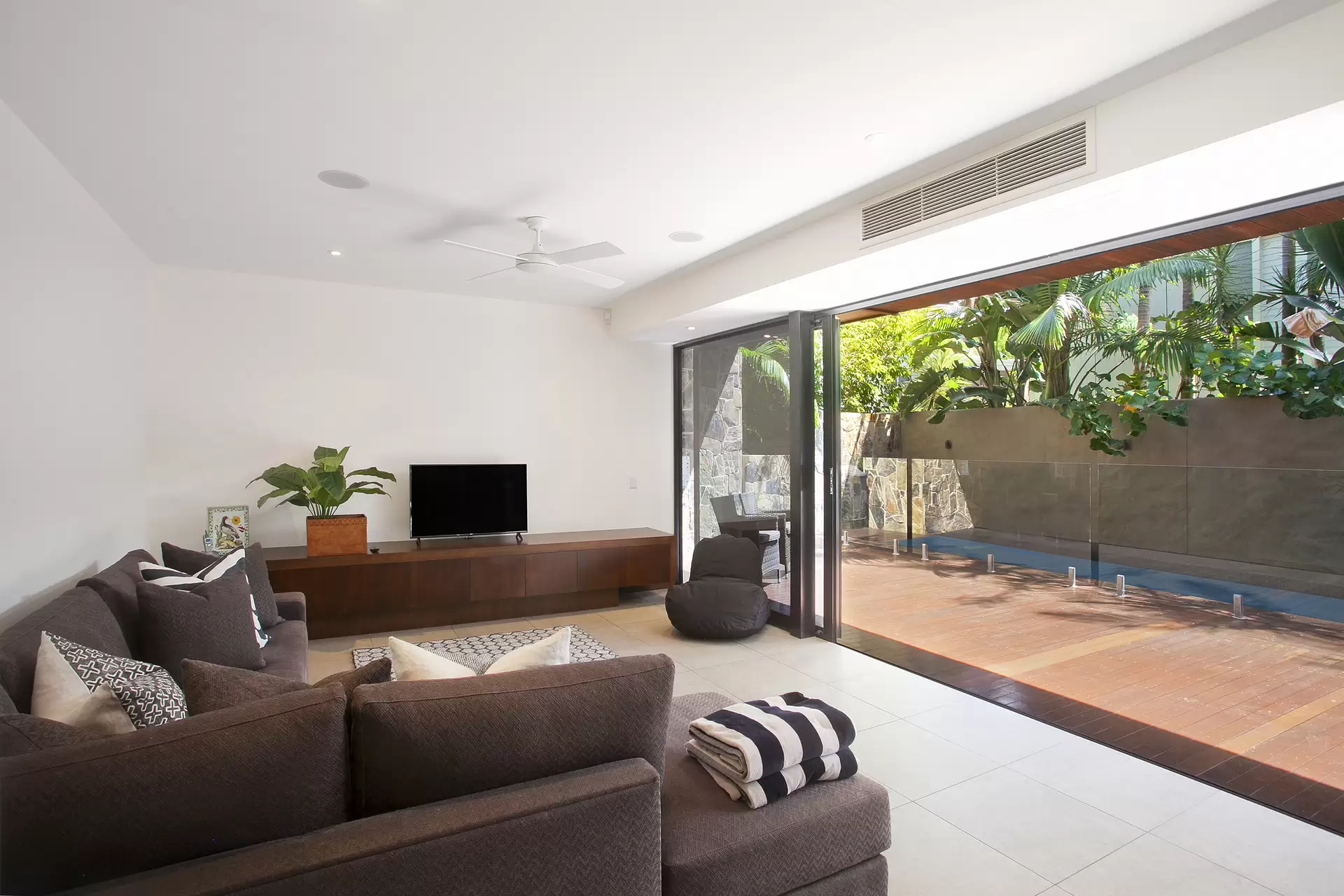 Photo #21: 27 The Esplanade, Sunshine Beach - Sold by Ray White Noosa