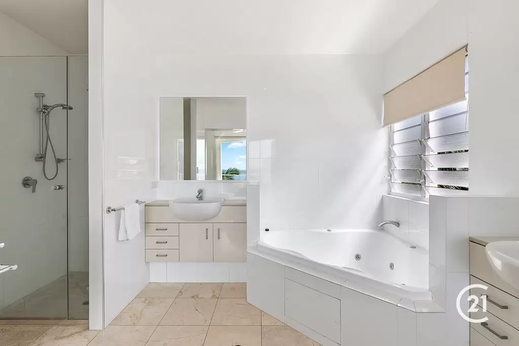 Photo #10: 7/1 Park Crescent, Sunshine Beach - Sold by Ray White Noosa
