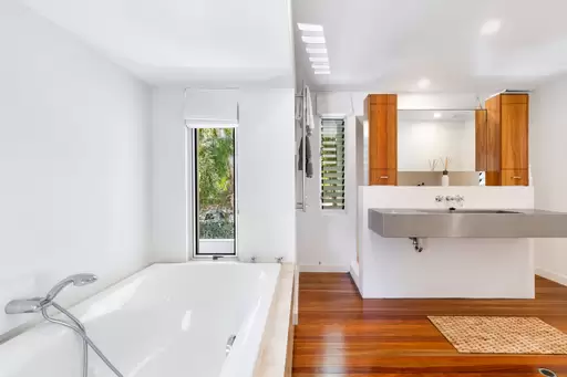 28 Dolphin Bay Drive, Sunshine Beach Sold by Ray White Noosa - image 15