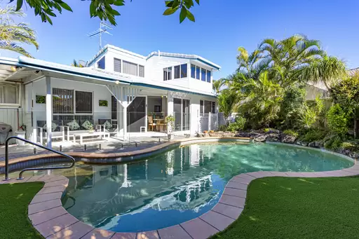 12 Woodlark Rise, Sunrise Beach Sold by Ray White Noosa
