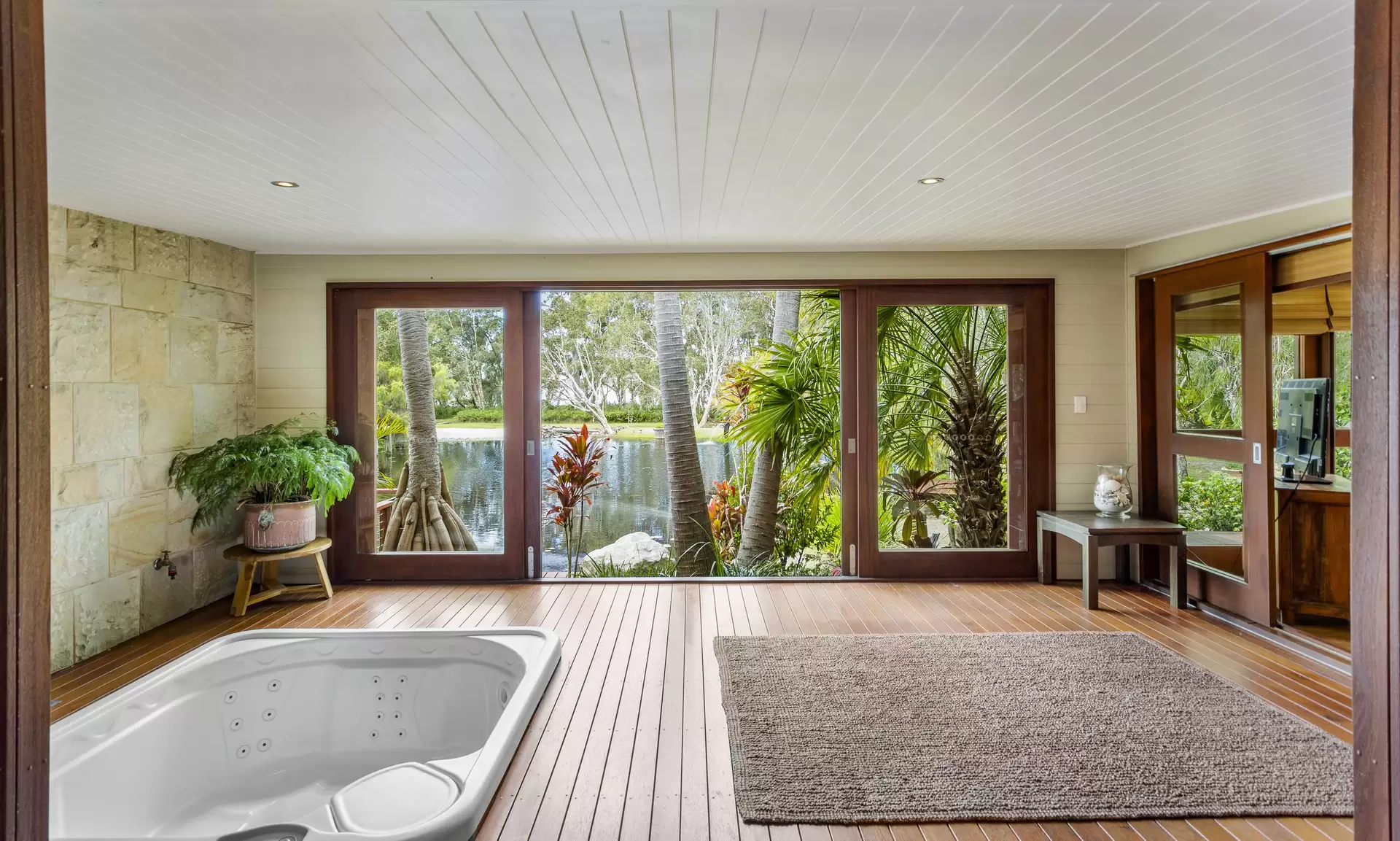 Photo #18: 1A Lake Weyba Drive, Weyba Downs - Sold by Ray White Noosa