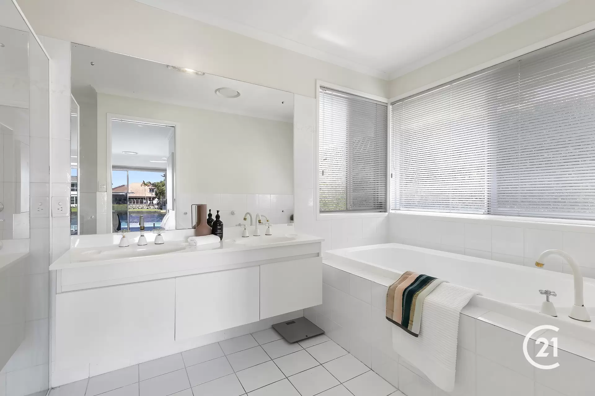 Photo #15: 35 Shorehaven Drive, Noosa Waters - Sold by Ray White Noosa